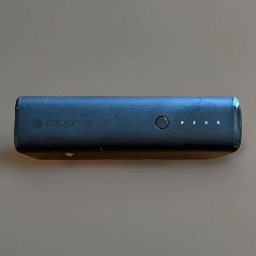 Mophie Power Boost 5,200mAh Dual USB Portable Charger Pocket Black 5V‎ 2.1A